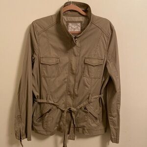 Women’s Sonoma lightweight summer tied jacket. Khaki colored.